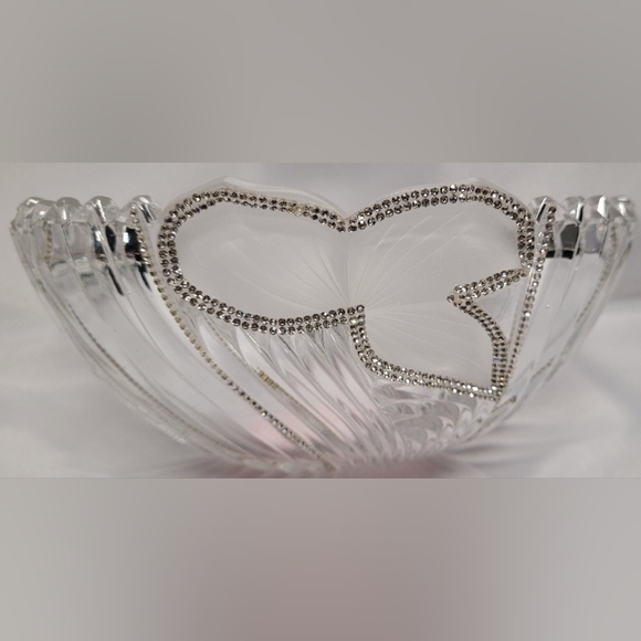 Elegant Crystal Bowl *** HOST PICK *** - Picture 3 of 3